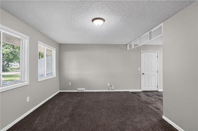 6901 E 113th Terrace, Kansas City, MO 64134