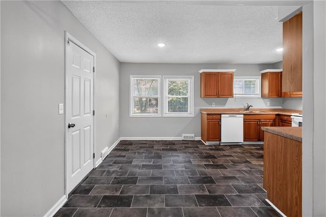 6901 E 113th Terrace, Kansas City, MO 64134