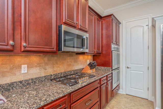 16 Plantation Oaks Drive, Mary Esther, FL 32569