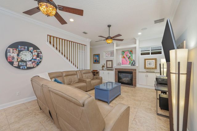 16 Plantation Oaks Drive, Mary Esther, FL 32569