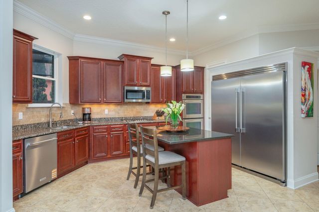 16 Plantation Oaks Drive, Mary Esther, FL 32569