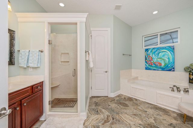 16 Plantation Oaks Drive, Mary Esther, FL 32569