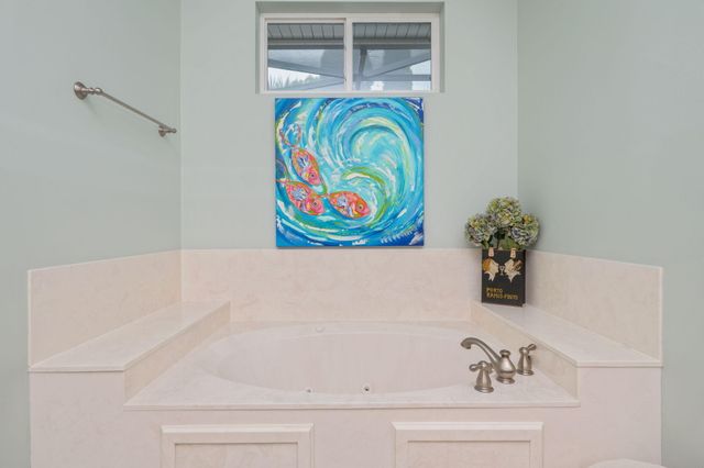 16 Plantation Oaks Drive, Mary Esther, FL 32569