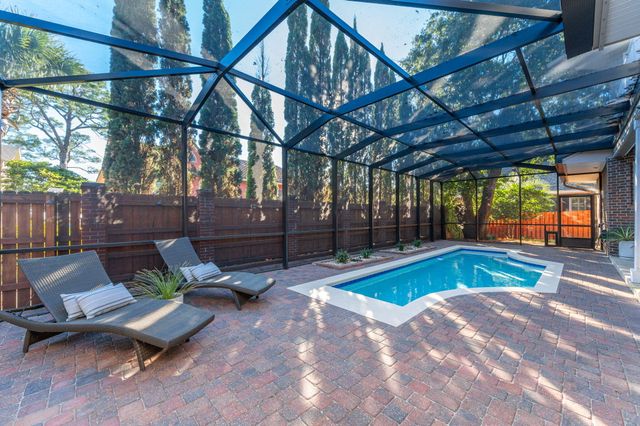 16 Plantation Oaks Drive, Mary Esther, FL 32569