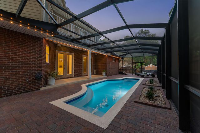 16 Plantation Oaks Drive, Mary Esther, FL 32569