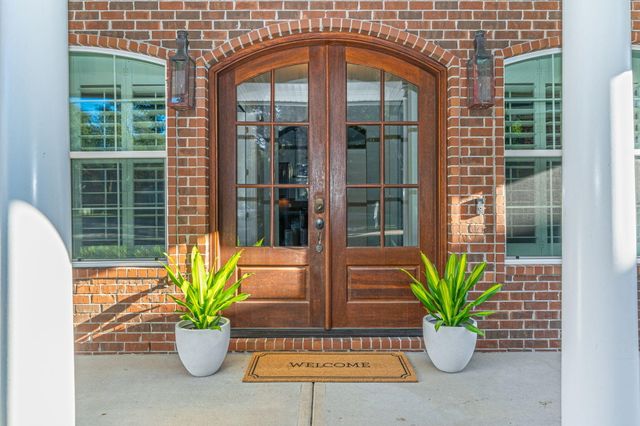 16 Plantation Oaks Drive, Mary Esther, FL 32569