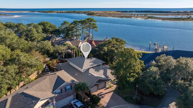 16 Plantation Oaks Drive, Mary Esther, FL 32569