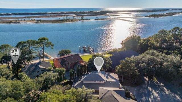 16 Plantation Oaks Drive, Mary Esther, FL 32569