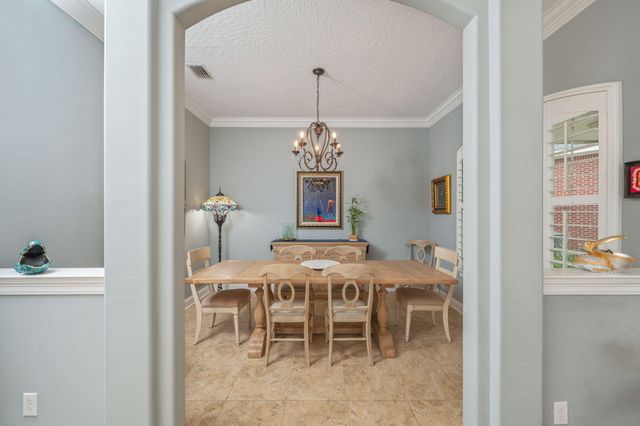 16 Plantation Oaks Drive, Mary Esther, FL 32569