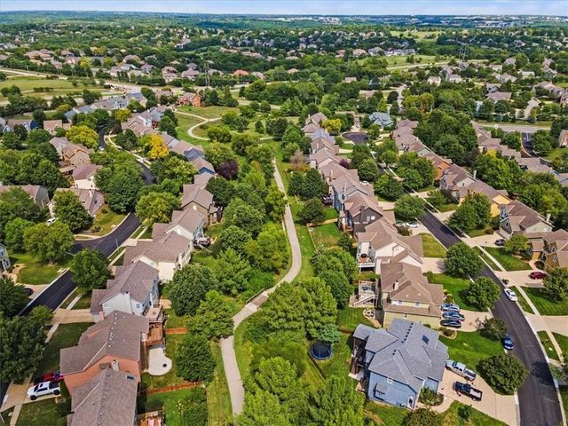 22041 W 99th Terrace, Lenexa, KS 66220
