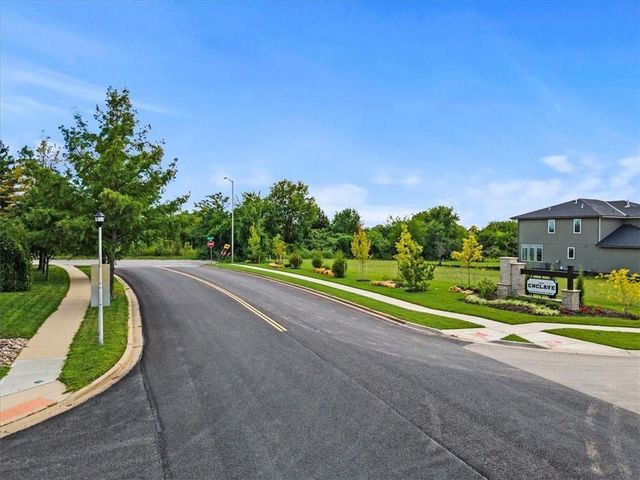 22041 W 99th Terrace, Lenexa, KS 66220