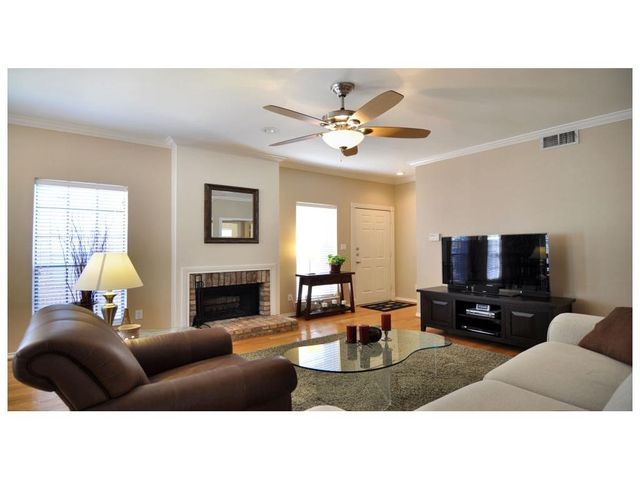 4405 Bowser Avenue 205, Dallas, TX 75219