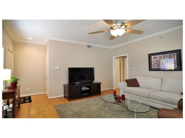 4405 Bowser Avenue 205, Dallas, TX 75219