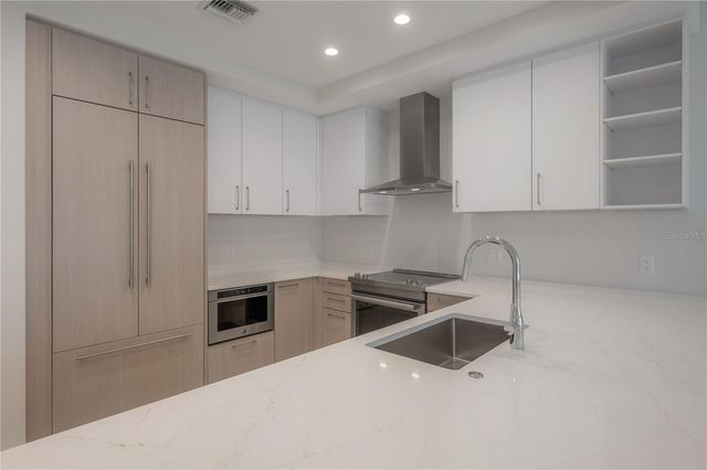 275 1ST AVENUE S 1504, St Petersburg, FL 33701