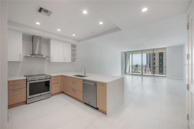 275 1ST AVENUE S 1504, St Petersburg, FL 33701