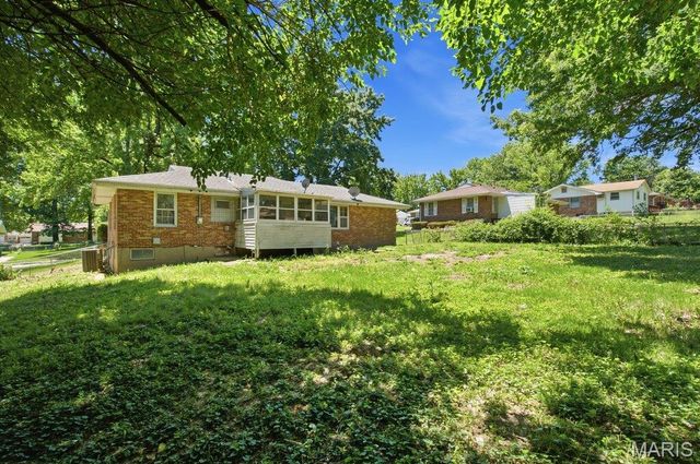 1207 Admiral Drive, St Louis, MO 63137