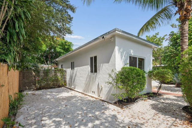 8230 NE 1st Pl, Miami, FL 33138