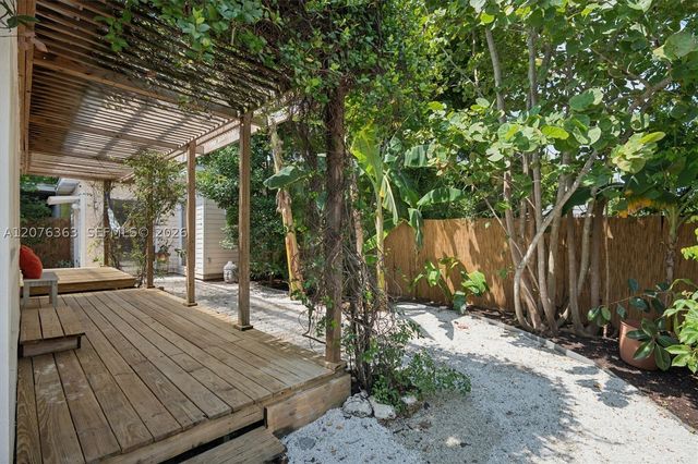 8230 NE 1st Pl, Miami, FL 33138