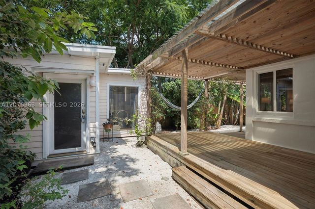 8230 NE 1st Pl, Miami, FL 33138