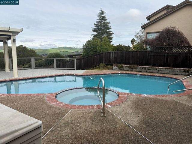 1109 Vista Point Ln, Concord, CA 94521