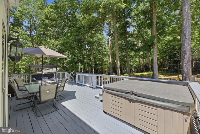 12976 MARINERS CIR, Lusby, MD 20657