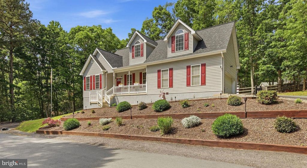 12976 MARINERS CIR, Lusby, MD 20657