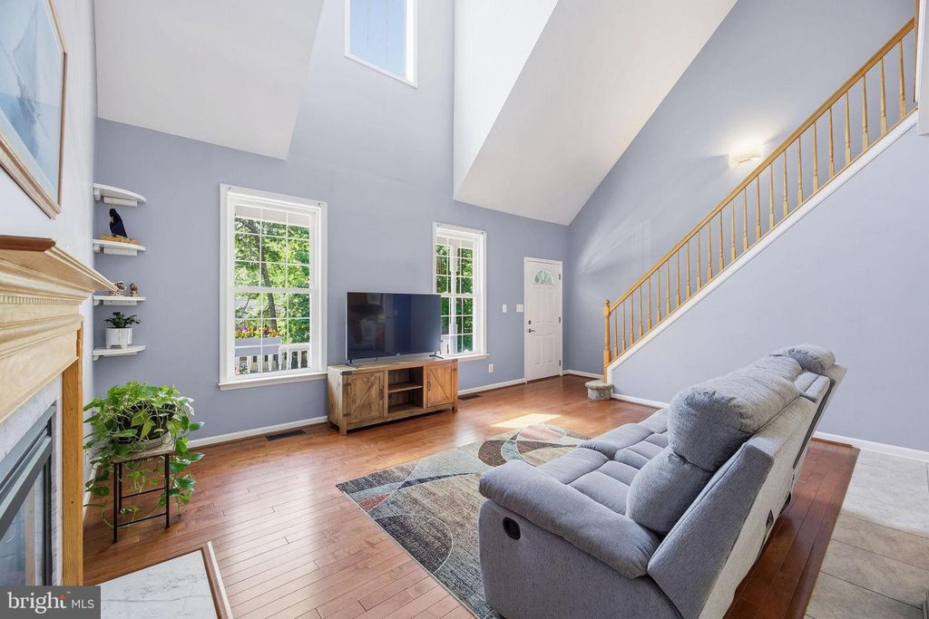 Image 11 of property listing at 12976 MARINERS CIR, Lusby, MD 20657