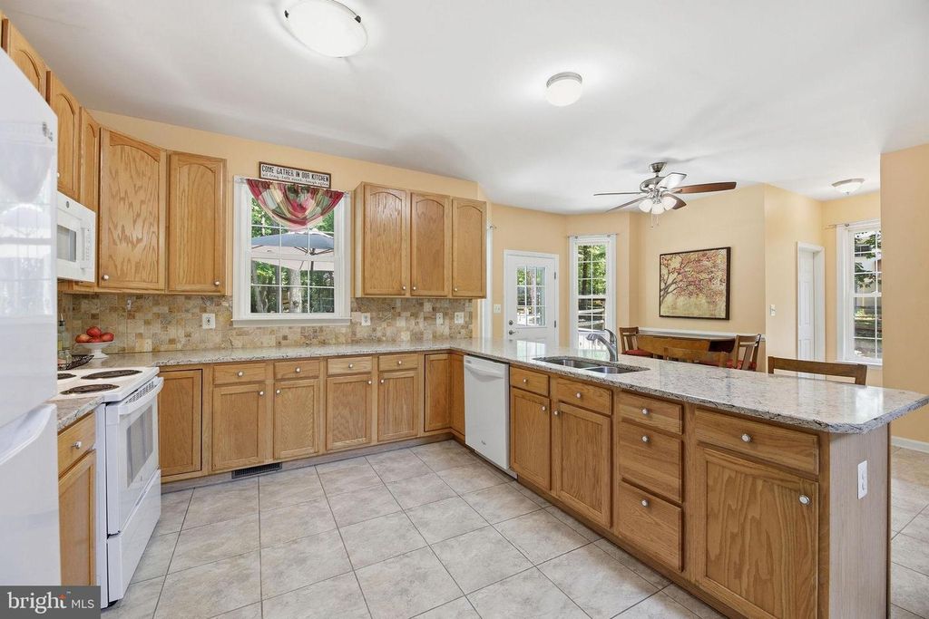 Image 14 of property listing at 12976 MARINERS CIR, Lusby, MD 20657