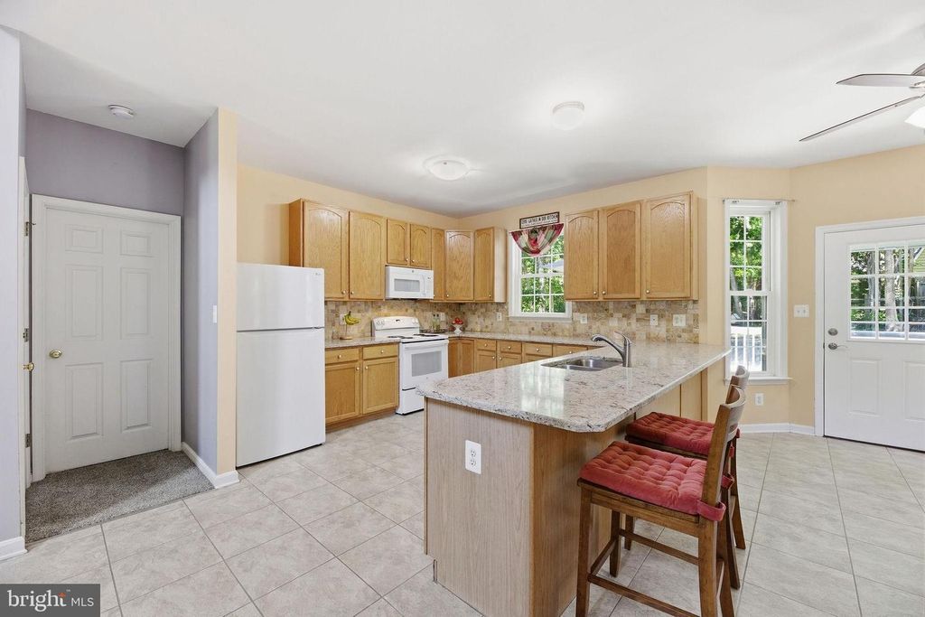 Image 15 of property listing at 12976 MARINERS CIR, Lusby, MD 20657