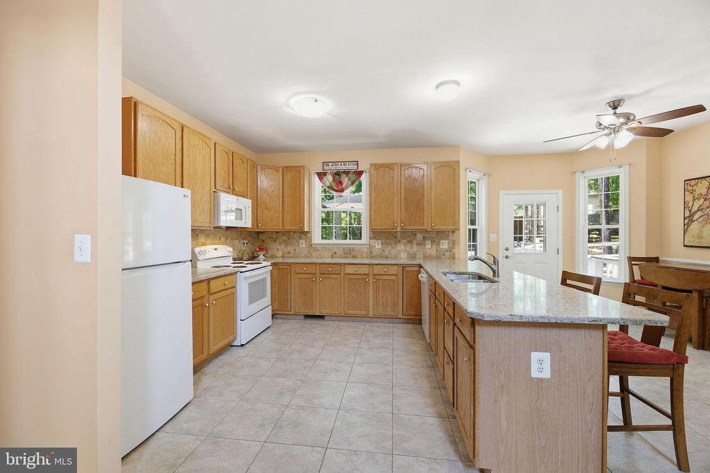 Image 17 of property listing at 12976 MARINERS CIR, Lusby, MD 20657