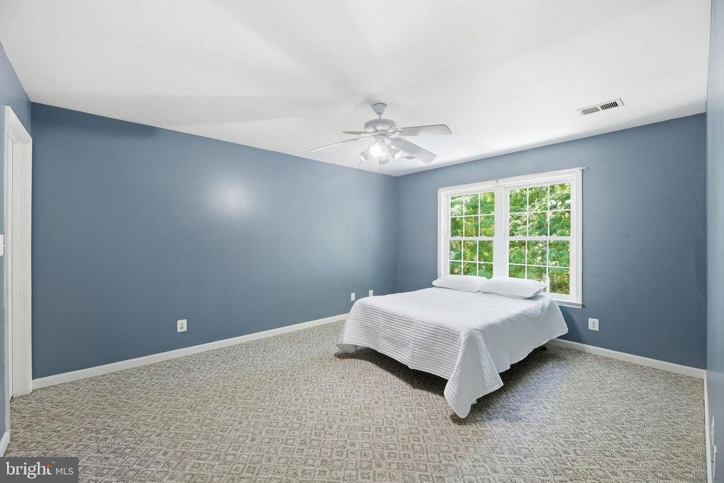 Image 26 of property listing at 12976 MARINERS CIR, Lusby, MD 20657