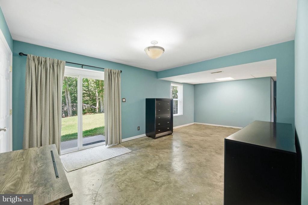 Image 36 of property listing at 12976 MARINERS CIR, Lusby, MD 20657