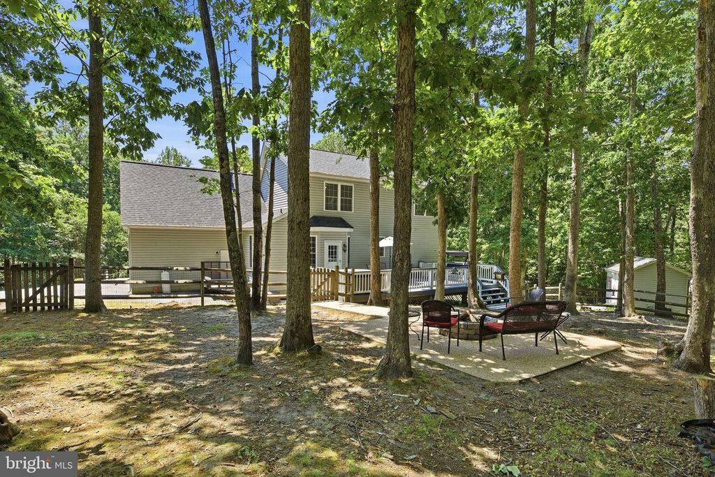 Image 45 of property listing at 12976 MARINERS CIR, Lusby, MD 20657