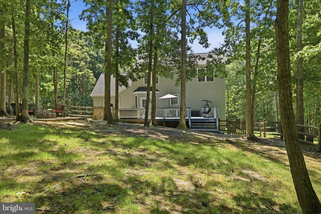 Image 46 of property listing at 12976 MARINERS CIR, Lusby, MD 20657