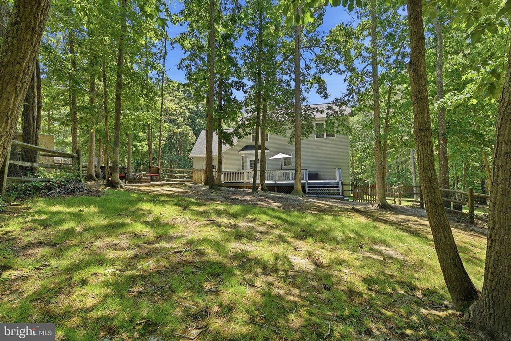 Image 47 of property listing at 12976 MARINERS CIR, Lusby, MD 20657
