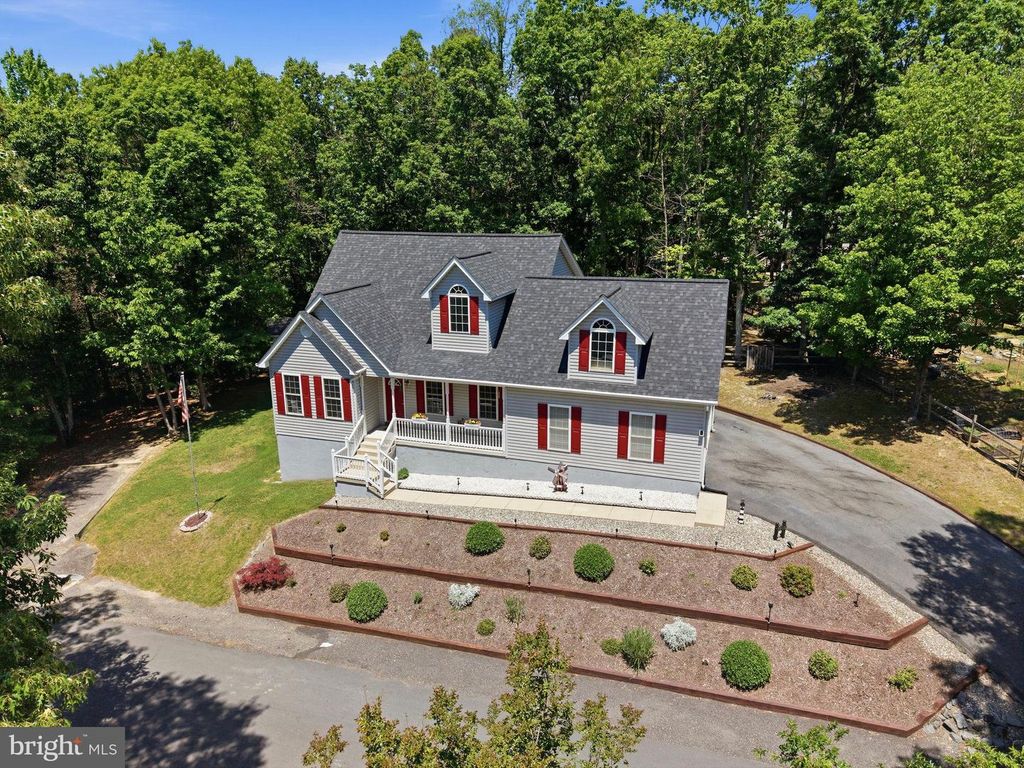 Image 53 of property listing at 12976 MARINERS CIR, Lusby, MD 20657
