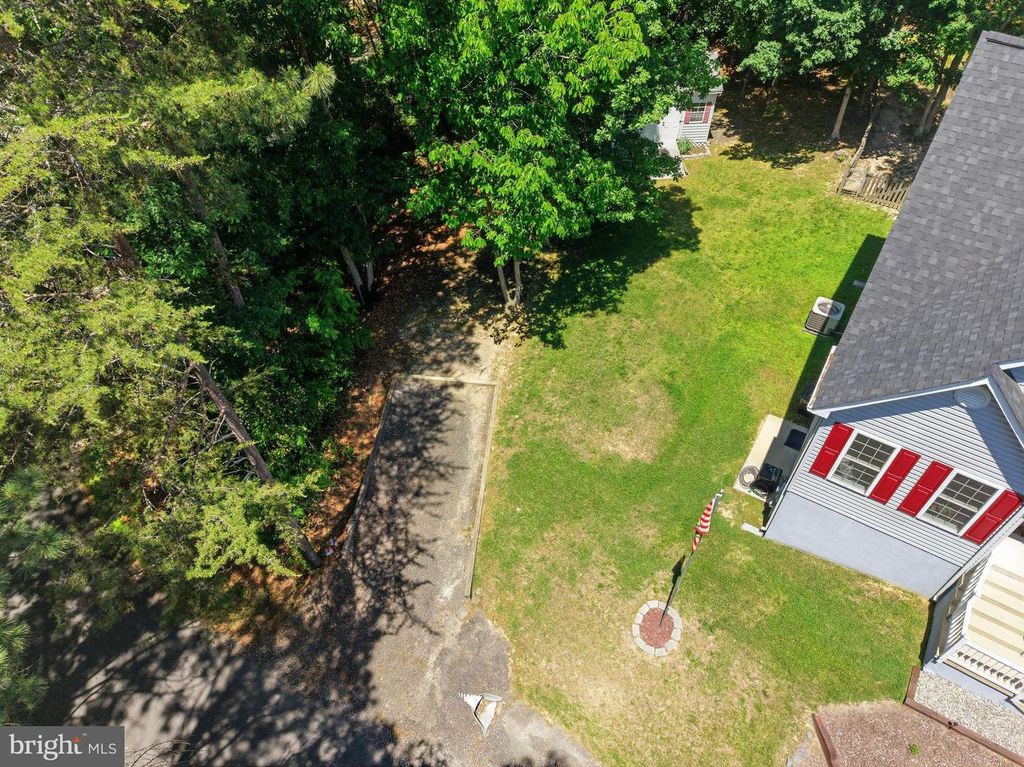 Image 54 of property listing at 12976 MARINERS CIR, Lusby, MD 20657