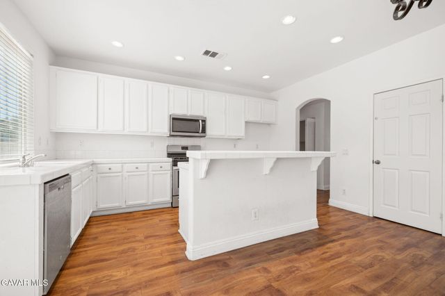 44528 Orchard Lane, Lancaster, CA 93534