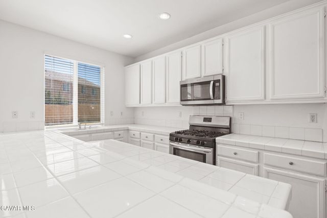 44528 Orchard Lane, Lancaster, CA 93534