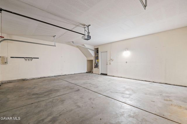 44528 Orchard Lane, Lancaster, CA 93534