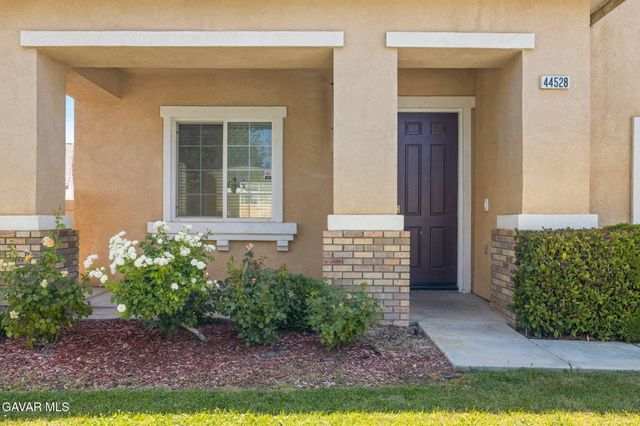 44528 Orchard Lane, Lancaster, CA 93534