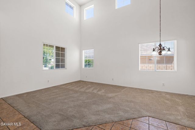44528 Orchard Lane, Lancaster, CA 93534