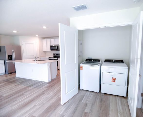 2122 NE 28TH PLACE, Ocala, FL 34470