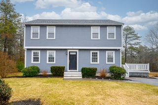 29 Lawrence Rd, Plymouth, MA 02360