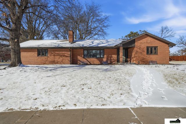 1515 W Manor Drive, Lincoln, NE 68506