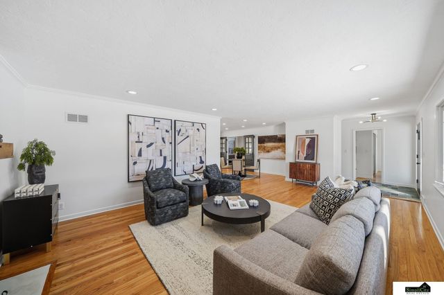 1515 W Manor Drive, Lincoln, NE 68506