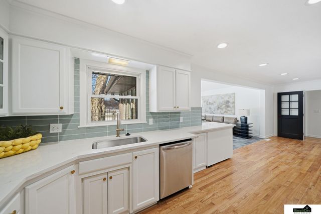 1515 W Manor Drive, Lincoln, NE 68506