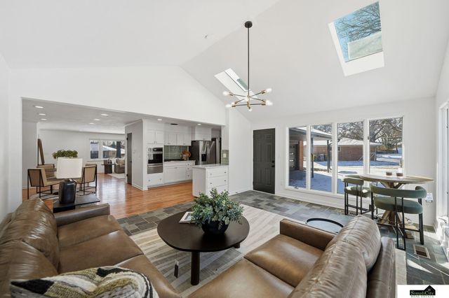 1515 W Manor Drive, Lincoln, NE 68506