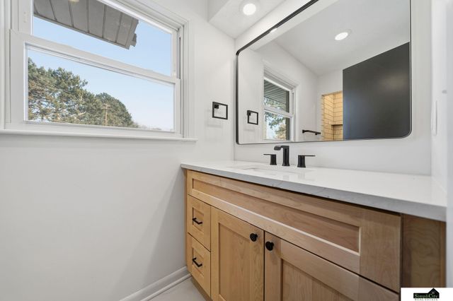 1515 W Manor Drive, Lincoln, NE 68506