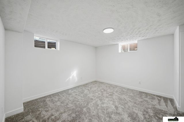 1515 W Manor Drive, Lincoln, NE 68506